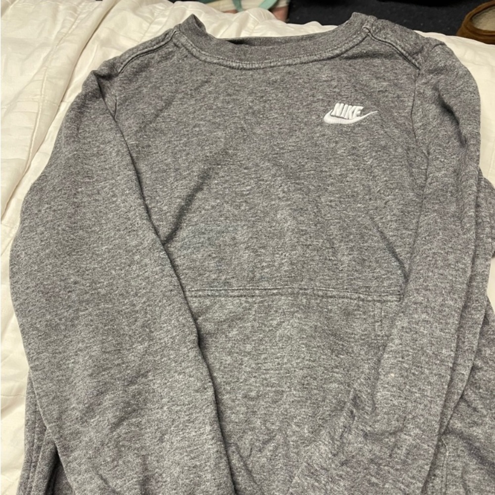 Nike shirt with pockets